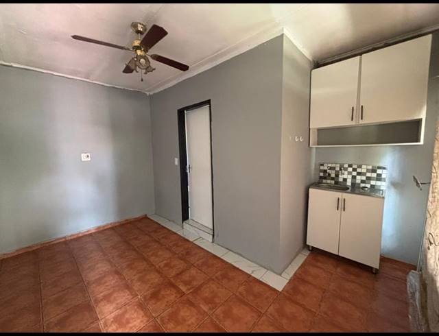 7 BEDROOM HOUSE FOR SALE IN VANDERBIJLPARK CW 1